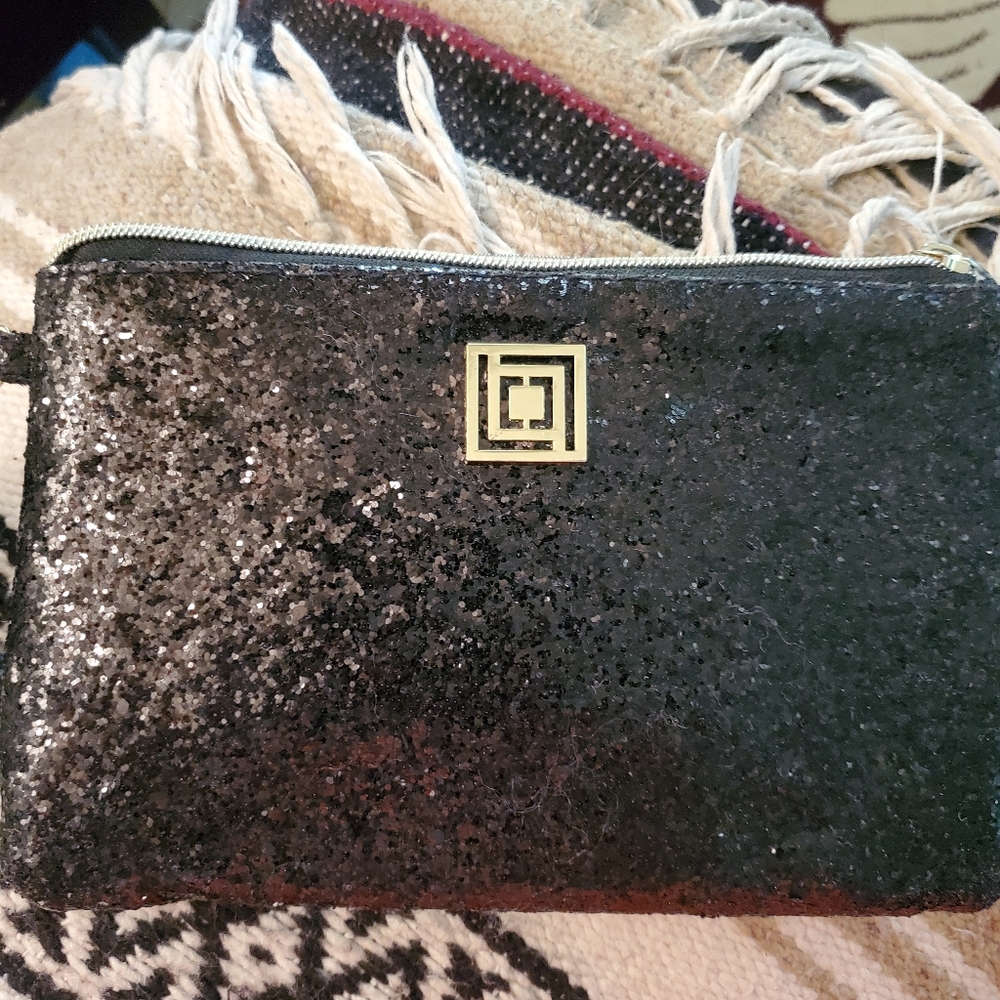 Liz Claiborne Glitter Wrislet Phone Charging Wallet, Black